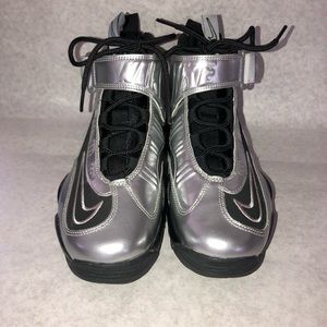 Nike kids shoes (6Y)
